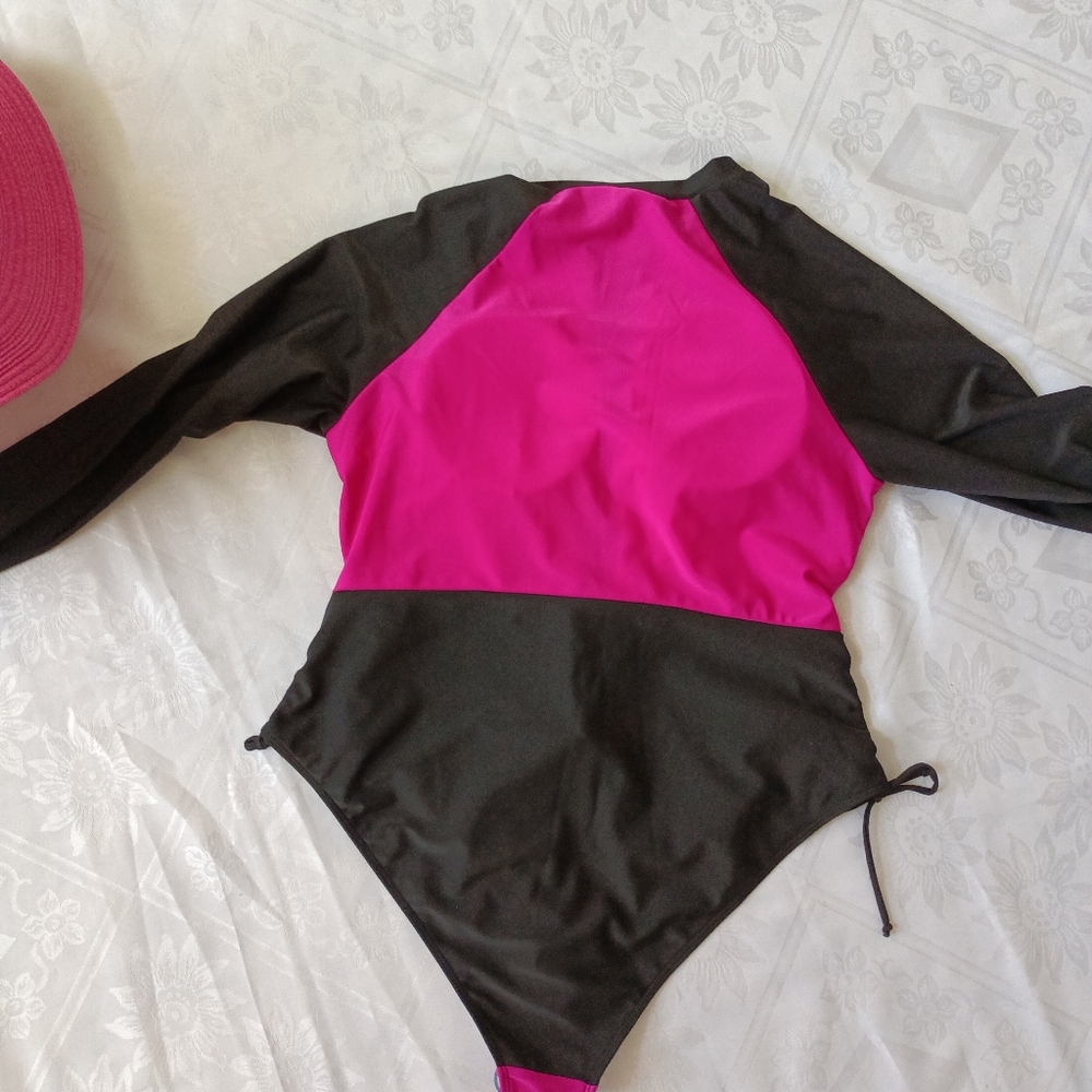 NEW Lot of 3 Long Slv Bathing Suit, Beach Bag, Wide Brim Floppy Beach Hat Pink - Picture 4 of 17